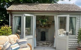Birds And The Bees Summer House